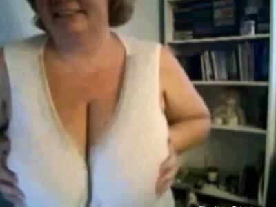Mature Nancy playing with her boobs on webcam - icpvid.com