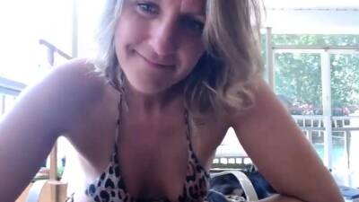 Hot mature on the balcony - nvdvid.com