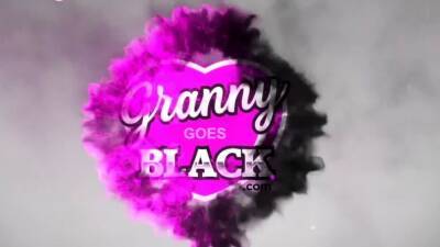 Horny granny gets oral - nvdvid.com