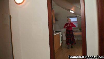 Two repairmen share a very experienced blonde granny in a hardcore threesome - sexu.com - Czech Republic
