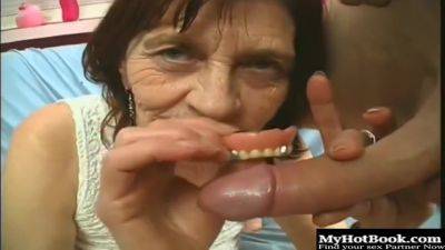 Teethless Granny - hotmovs.com