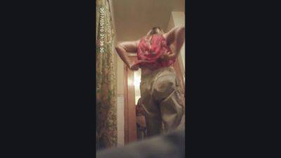 granny caught naked in bathroom - voyeurhit.com